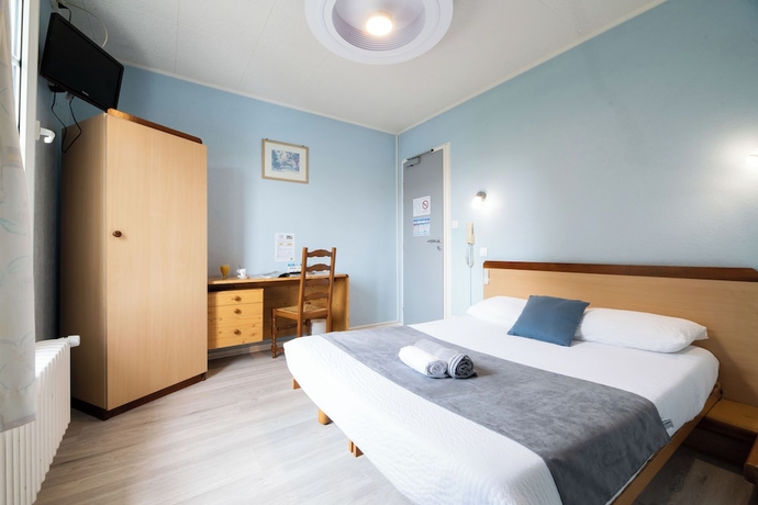 Imagen de la habitación del Hotel La Cremaill&egrave;re, Hagetmau. Foto 8