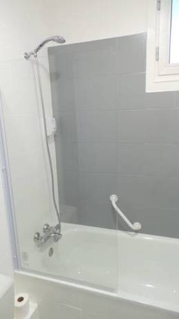 Imagen de la habitación del Hotel La Croisette. Foto 4
