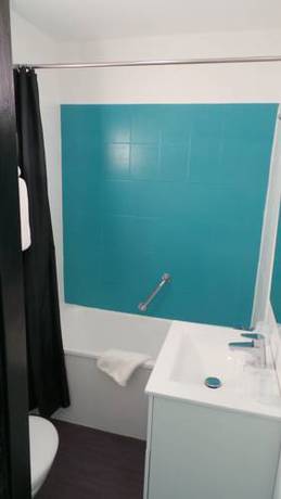 Imagen de la habitación del Hotel La Croisette. Foto 8