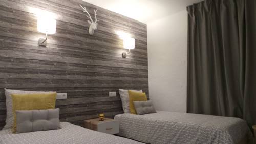 Imagen de la habitación del Hotel La Croisette. Foto 10
