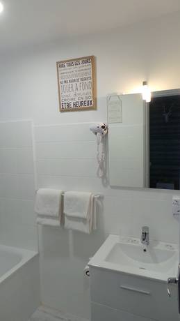 Imagen de la habitación del Hotel La Croisette and Restaurant Bistrot Gantier. Foto 15