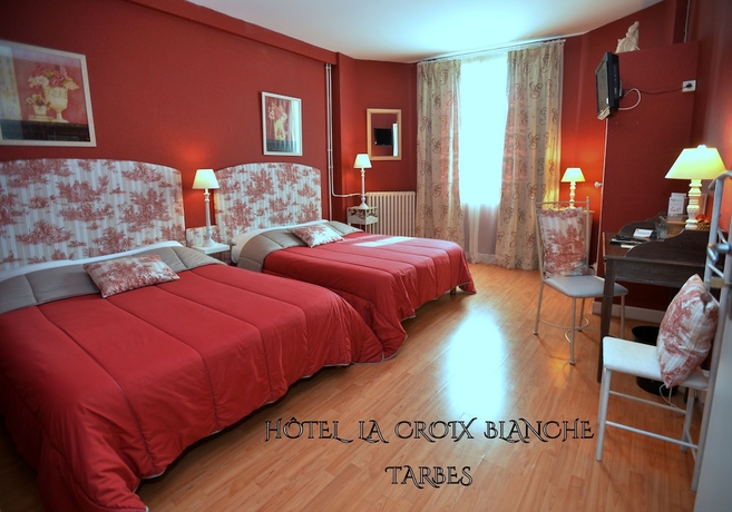 Imagen de la habitación del Hotel La Croix Blanche, Tarbes. Foto 15