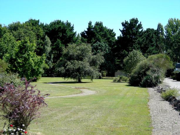 Imagen de los exteriores del Hotel La Croix Du Sud, Le Tour du parc. Foto 9