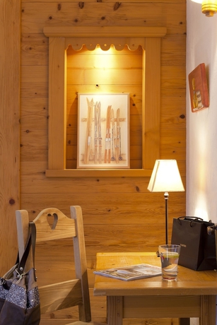 Imagen de la habitación del Hotel La Croix Saint Maurice. Foto 5