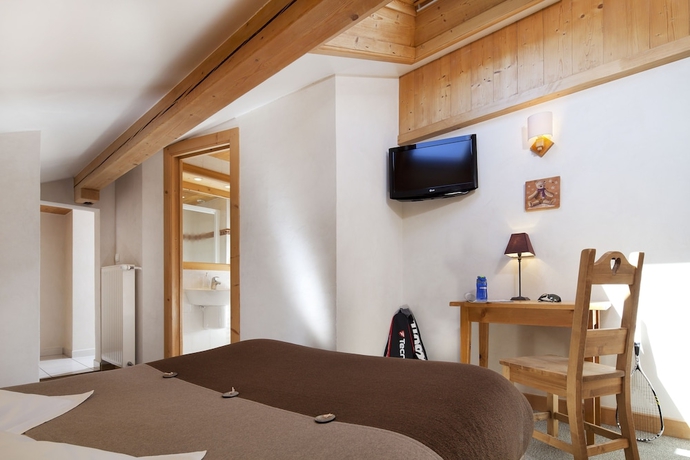 Imagen de la habitación del Hotel La Croix Saint Maurice. Foto 10