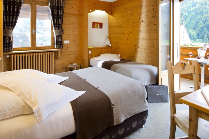 Imagen de la habitación del Hotel La Croix Saint Maurice. Foto 15