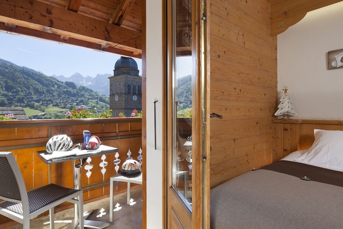 Imagen de la habitación del Hotel La Croix Saint Maurice. Foto 17