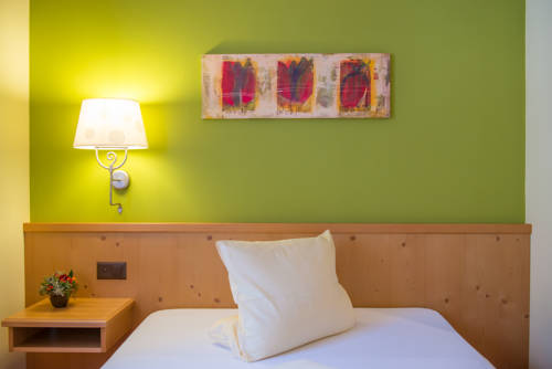 Imagen de la habitación del Hotel La Cruna. Foto 15