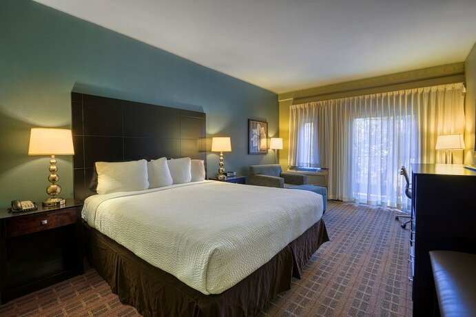 Imagen de la habitación del Hotel La Cuesta Inn. Foto 11