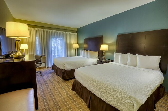 Imagen de la habitación del Hotel La Cuesta Inn. Foto 18