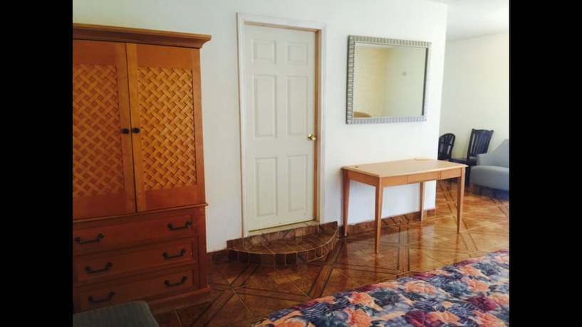 Imagen de la habitación del Hotel La Cueva Del Pirata. Foto 5