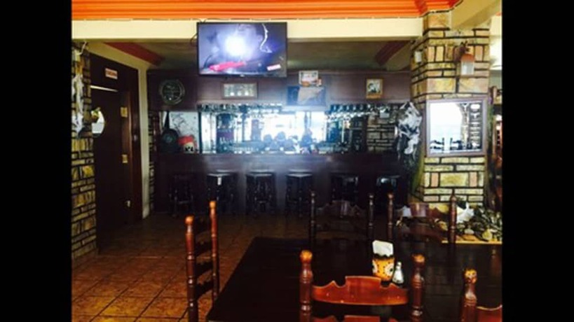 Imagen del bar/restaurante del Hotel La Cueva Del Pirata. Foto 3