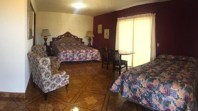 Imagen de la habitación del Hotel La Cueva Del Pirata. Foto 16