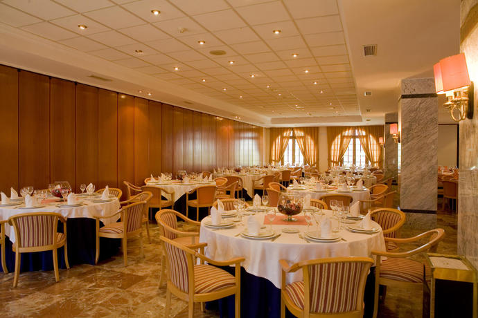 Imagen del bar/restaurante del Hotel La Cueva Park. Foto 3