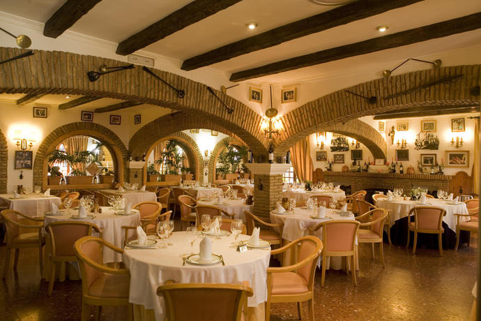 Imagen del bar/restaurante del Hotel La Cueva Park. Foto 6