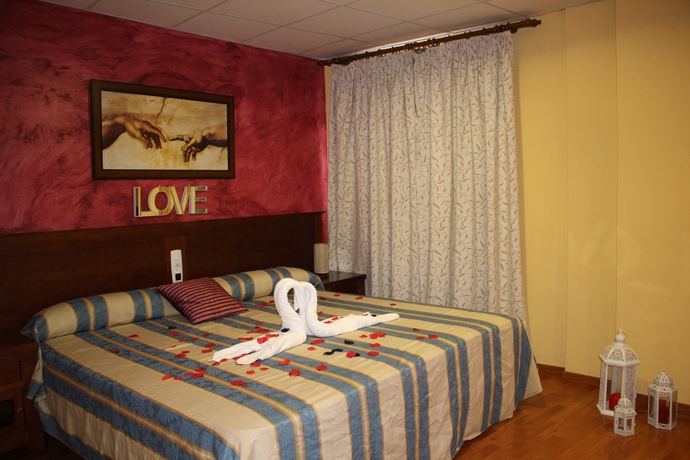 Imagen de la habitación del Hotel La Curva. Foto 4