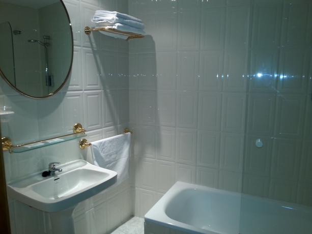 Imagen de la habitación del Hotel La Curva. Foto 5