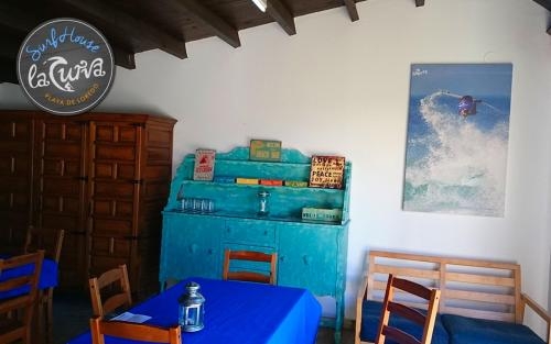 Imagen general del Hotel La Curva Surfhouse - Hostel. Foto 9