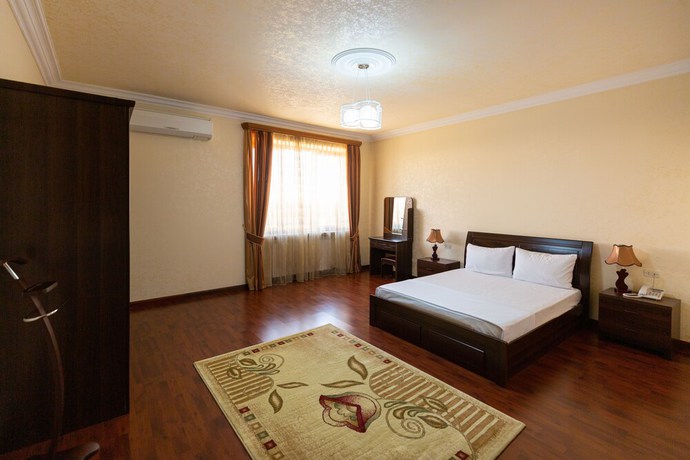 Imagen de la habitación del Hotel La Defense Yerevan. Foto 4