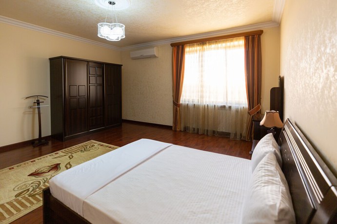 Imagen de la habitación del Hotel La Defense Yerevan. Foto 8