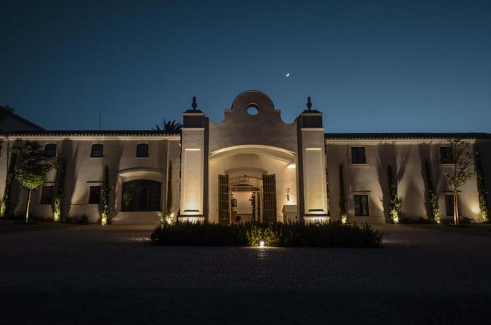 Imagen de los exteriores del Hotel La Dehesa de Don Pedro. Foto 11