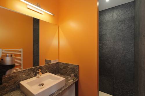 Imagen de la habitación del Hotel La Diligence, La Ferte-Saint-Cyr. Foto 3