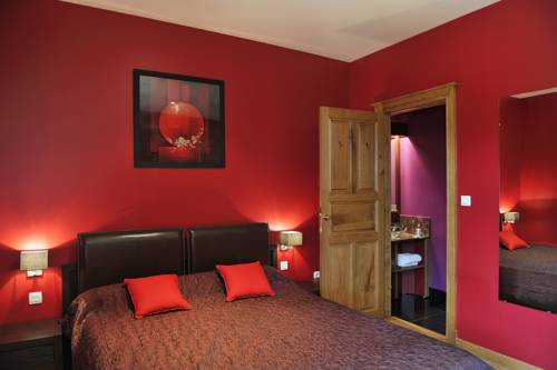 Imagen de la habitación del Hotel La Diligence, La Ferte-Saint-Cyr. Foto 5