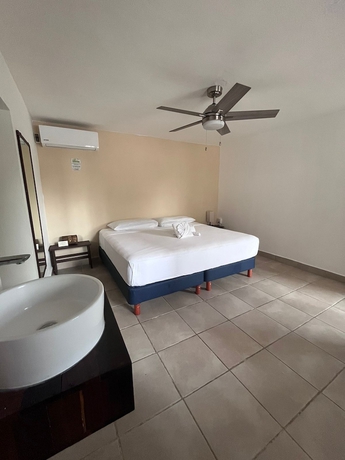 Imagen de la habitación del Hotel La Diosa Kali Beach Front. Foto 12