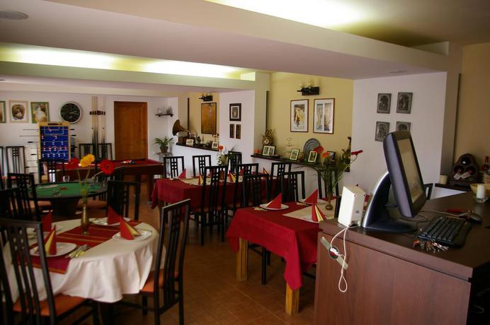 Imagen del bar/restaurante del Hotel La Dolce Vita. Foto 1