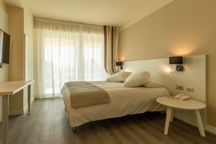 Imagen de la habitación del Hotel La Dolce Vita. Foto 15