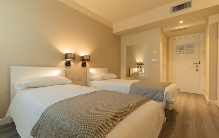 Imagen de la habitación del Hotel La Dolce Vita, Menton. Foto 4