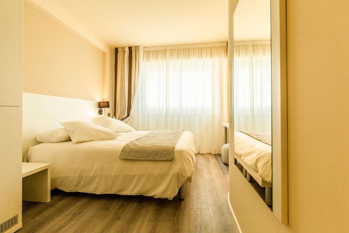 Imagen de la habitación del Hotel La Dolce Vita, Menton. Foto 14