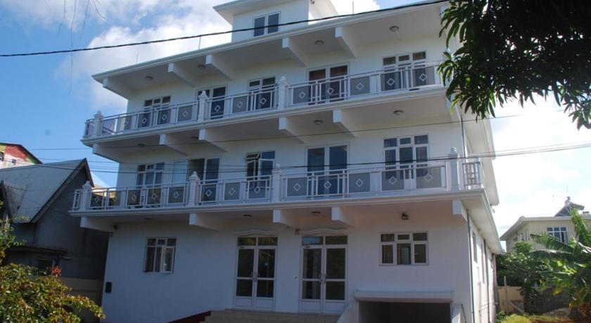 Imagen de los exteriores del Hotel La Dorade. Foto 5