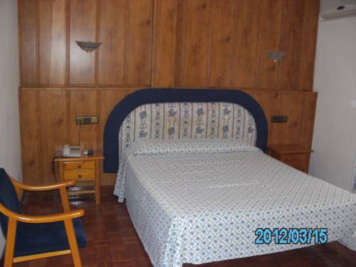 Imagen de la habitación del Hotel La Duquesa. Foto 6