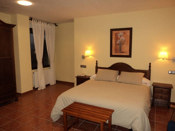 Imagen de la habitación del Hotel La Encina Centenaria. Foto 8