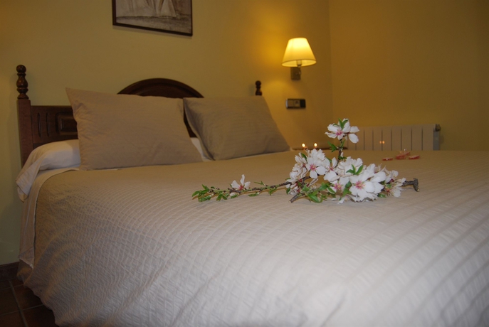 Imagen de la habitación del Hotel La Encina Centenaria. Foto 10