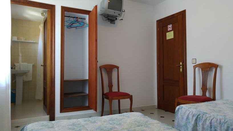 Imagen de la habitación del Hotel La Encina. Foto 5