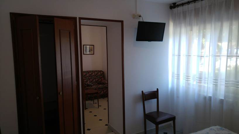 Imagen de los exteriores del Hotel La Encina. Foto 12