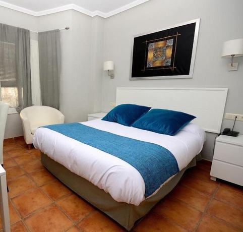 Imagen de la habitación del Hotel La Encomienda. Foto 14