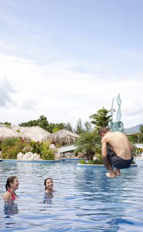 Imagen de la piscina del Hotel La Ensenada Beach Resort- All Inclusive. Foto 12