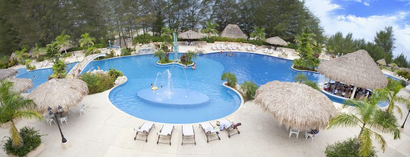 Imagen de la piscina del Hotel La Ensenada Beach Resort- All Inclusive. Foto 15