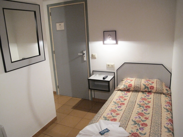 Imagen de la habitación del Hotel La Entrada. Foto 7