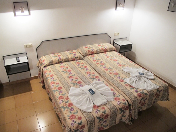 Imagen de la habitación del Hotel La Entrada. Foto 9