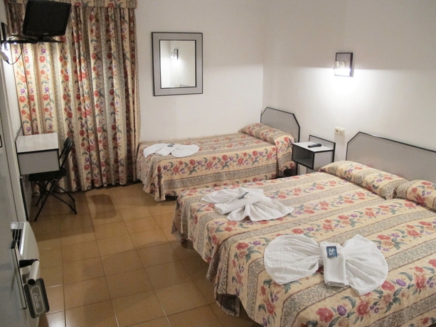 Imagen de la habitación del Hotel La Entrada. Foto 11