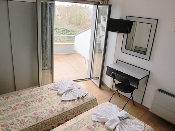 Imagen de la habitación del Hotel La Entrada. Foto 14