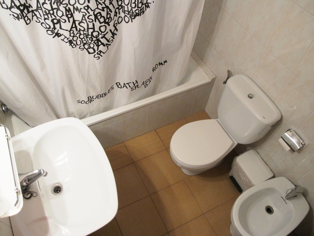 Imagen de la habitación del Hotel La Entrada. Foto 15