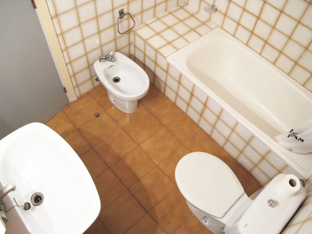 Imagen de la habitación del Hotel La Entrada. Foto 17