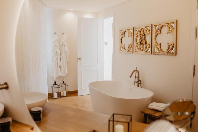 Imagen de la habitación del Hotel La Ermita Suites - &Uacute;nico Monumento de C&oacute;rdoba. Foto 8