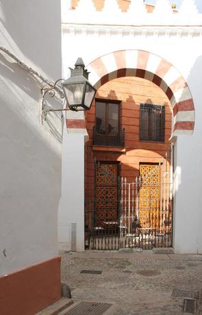 Imagen de los exteriores del Hotel La Ermita Suites - &Uacute;nico Monumento de C&oacute;rdoba. Foto 16