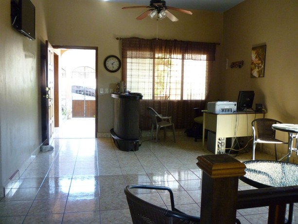 Imagen de los interiores del Hotel La Escalinata. Foto 14